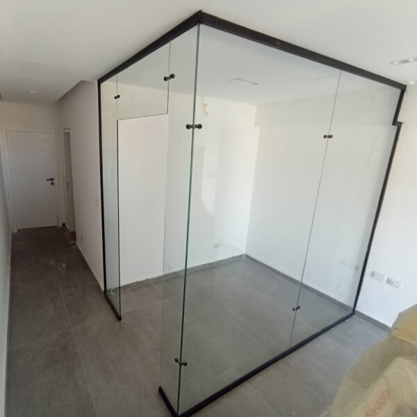 Frameless - Image 2
